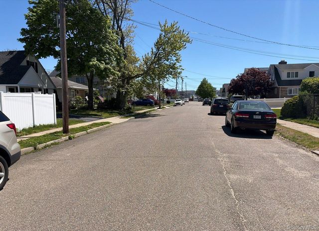 15 E Jackson Avenue, Babylon, NY 11702