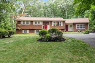 67 Quaker Ln, Bolton, MA 01740