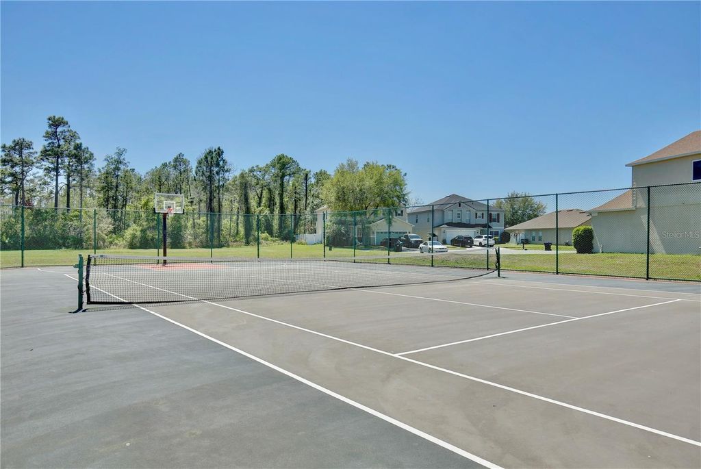 Image 29 of property listing at 1236 BLACKWATER POND DRIVE, Orlando, FL 32828