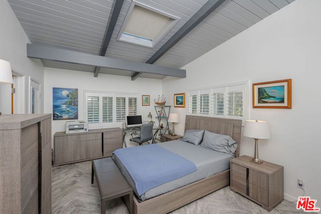 2458 Zorada Drive, Los Angeles, CA 90046