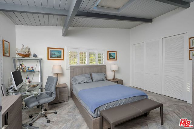 2458 Zorada Drive, Los Angeles, CA 90046