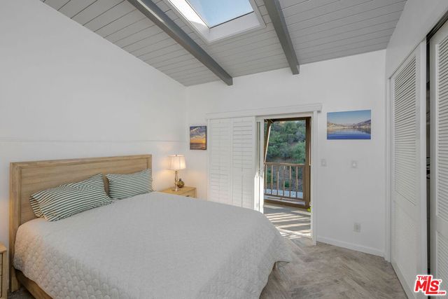 2458 Zorada Drive, Los Angeles, CA 90046