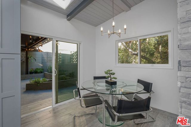 2458 Zorada Drive, Los Angeles, CA 90046