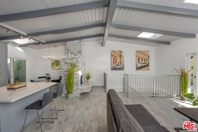 2458 Zorada Drive, Los Angeles, CA 90046