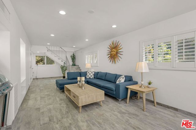 2458 Zorada Drive, Los Angeles, CA 90046