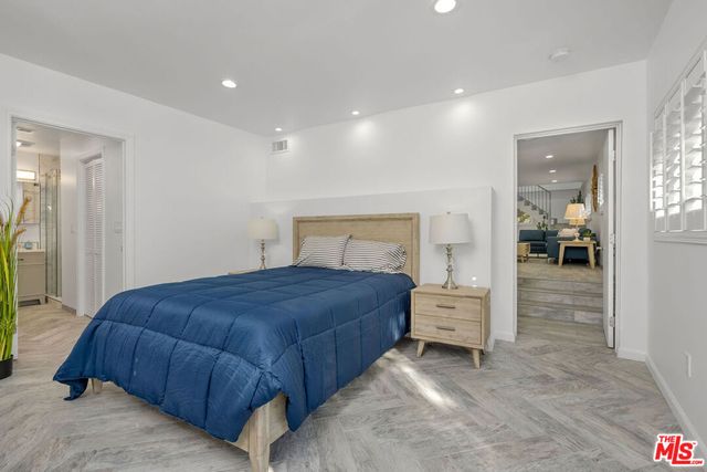 2458 Zorada Drive, Los Angeles, CA 90046