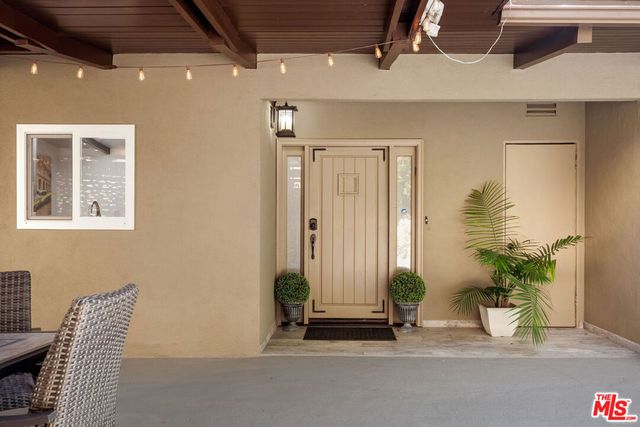 2458 Zorada Drive, Los Angeles, CA 90046