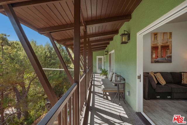 2458 Zorada Drive, Los Angeles, CA 90046
