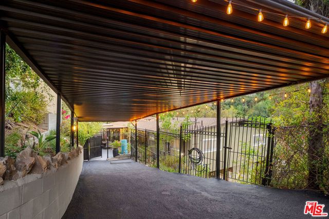 2458 Zorada Drive, Los Angeles, CA 90046