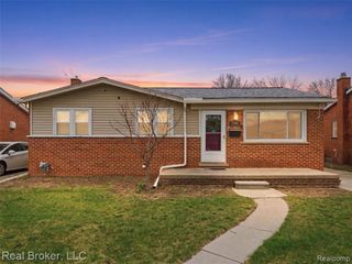 1584 Beaupre Avenue, Madison Heights, MI 48071