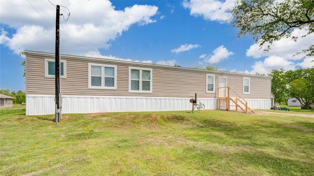 5366 West Belt, Brazoria, TX 77422