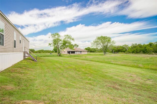 5366 West Belt, Brazoria, TX 77422