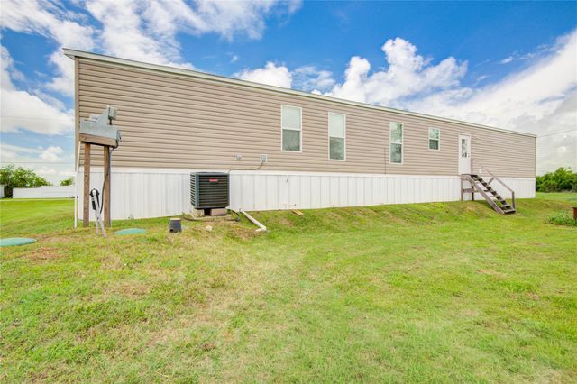 5366 West Belt, Brazoria, TX 77422