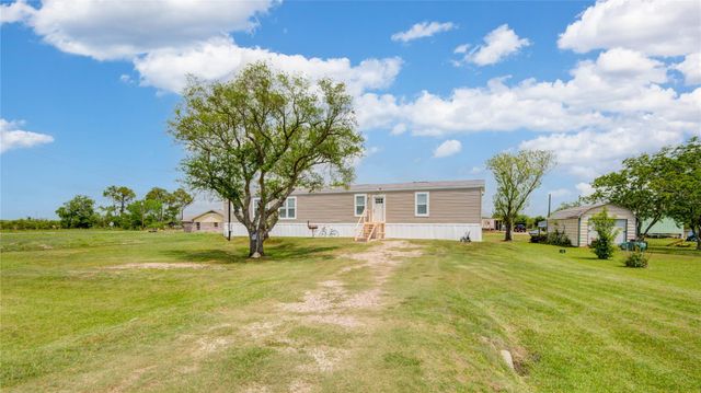 5366 West Belt, Brazoria, TX 77422