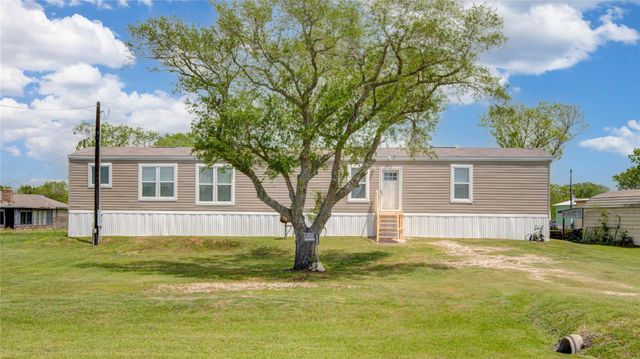 5366 West Belt, Brazoria, TX 77422