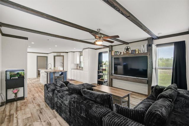5366 West Belt, Brazoria, TX 77422