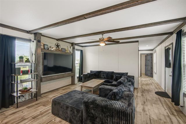 5366 West Belt, Brazoria, TX 77422