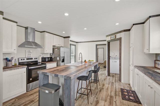 5366 West Belt, Brazoria, TX 77422