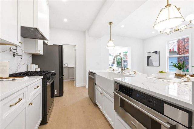 416 ONEIDA PL NW, Washington, DC 20011