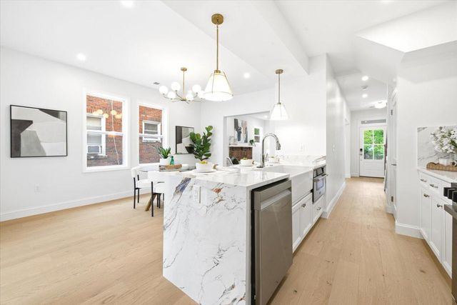 416 ONEIDA PL NW, Washington, DC 20011