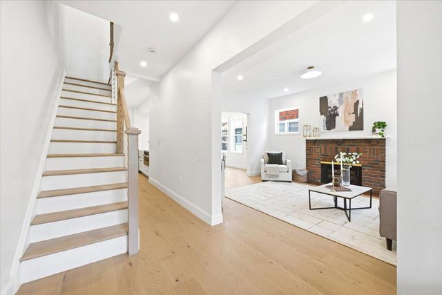 416 ONEIDA PL NW, Washington, DC 20011