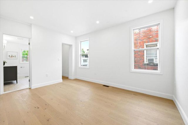 416 ONEIDA PL NW, Washington, DC 20011