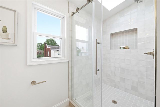 416 ONEIDA PL NW, Washington, DC 20011