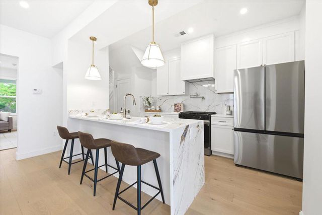 416 ONEIDA PL NW, Washington, DC 20011