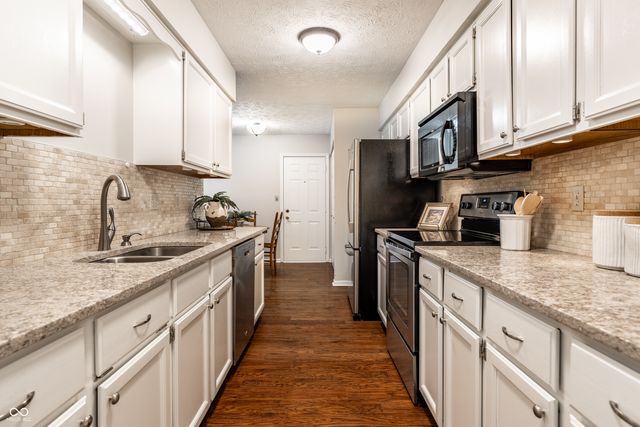 2103 Oak Run North Drive, Indianapolis, IN 46260