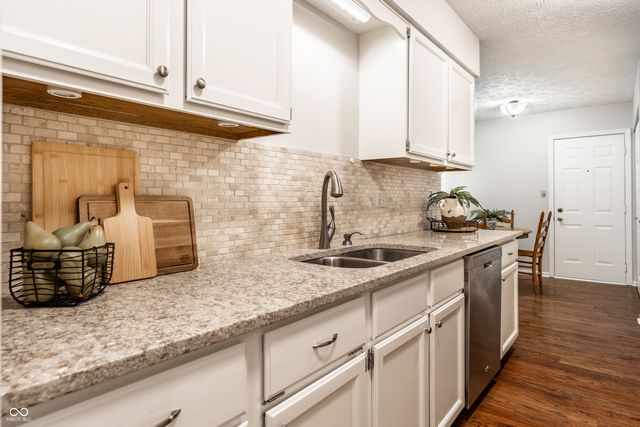 2103 Oak Run North Drive, Indianapolis, IN 46260