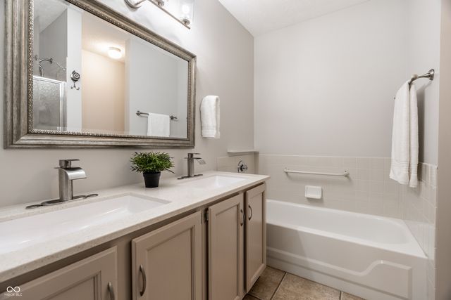 2103 Oak Run North Drive, Indianapolis, IN 46260