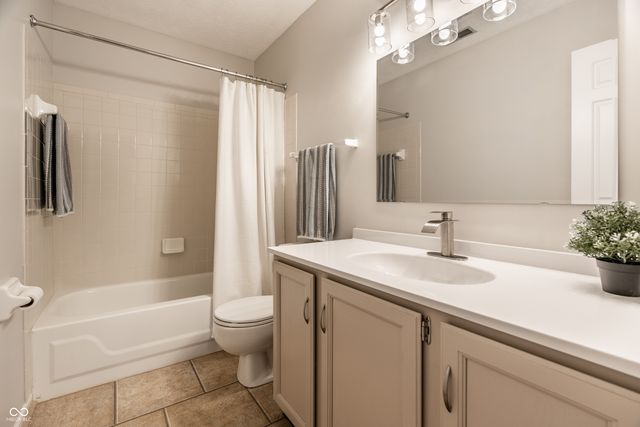 2103 Oak Run North Drive, Indianapolis, IN 46260