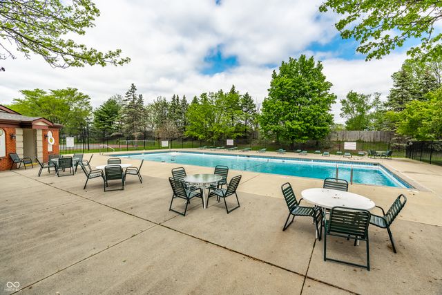 2103 Oak Run North Drive, Indianapolis, IN 46260
