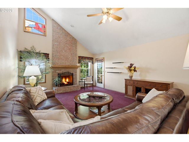 679 Ne MARYANN Ct, Hillsboro, OR 97124