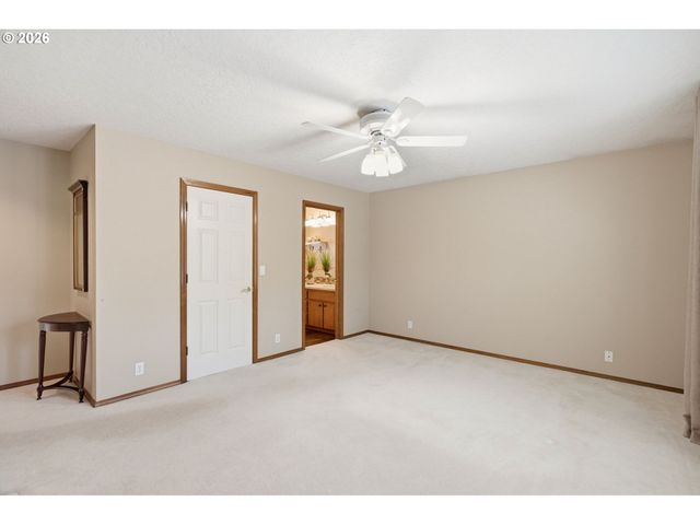 679 Ne MARYANN Ct, Hillsboro, OR 97124