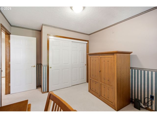 679 Ne MARYANN Ct, Hillsboro, OR 97124