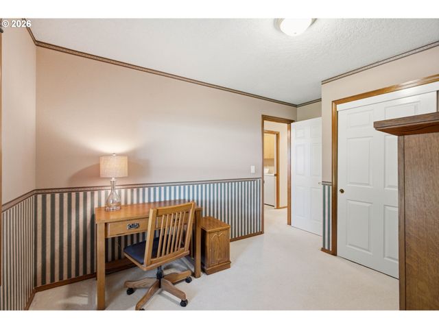 679 Ne MARYANN Ct, Hillsboro, OR 97124