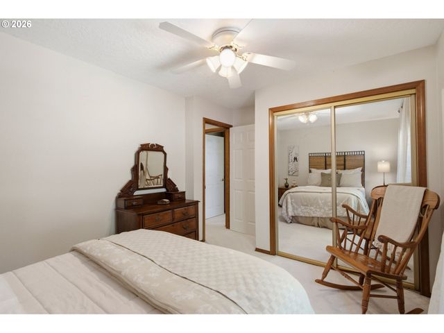 679 Ne MARYANN Ct, Hillsboro, OR 97124