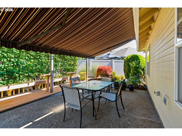 679 Ne MARYANN Ct, Hillsboro, OR 97124