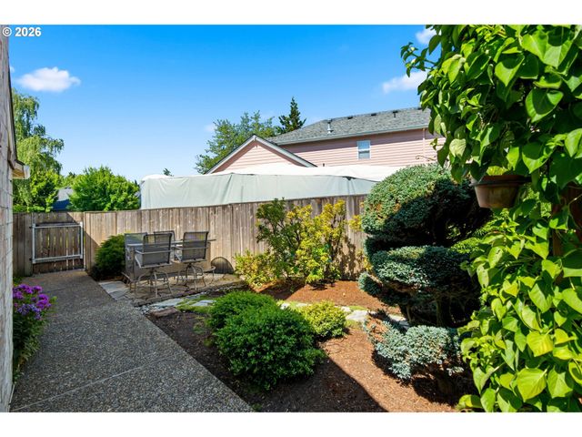 679 Ne MARYANN Ct, Hillsboro, OR 97124