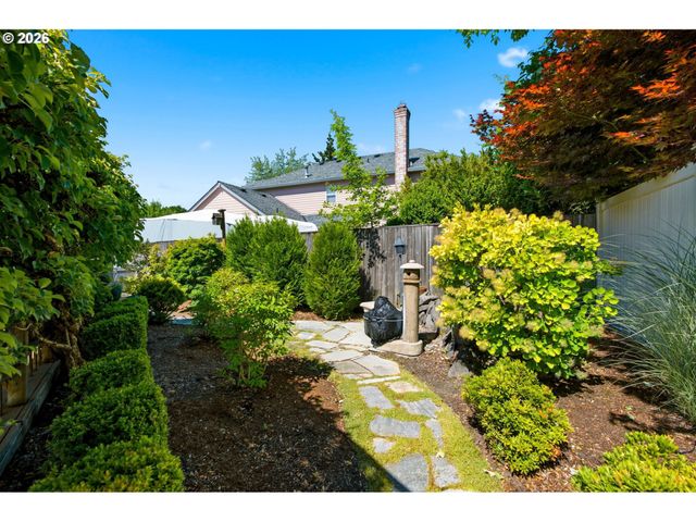 679 Ne MARYANN Ct, Hillsboro, OR 97124