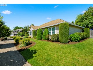679 Ne MARYANN Ct, Hillsboro, OR 97124