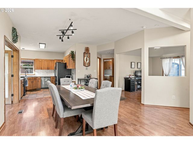 32898 Sw Keys Landing Way, Scappoose, OR 97056