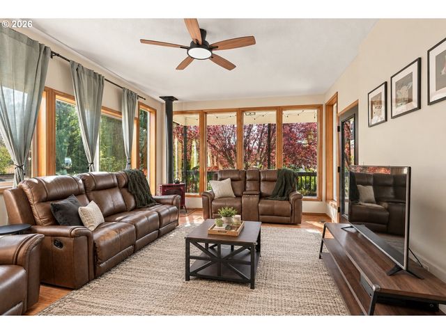 32898 Sw Keys Landing Way, Scappoose, OR 97056