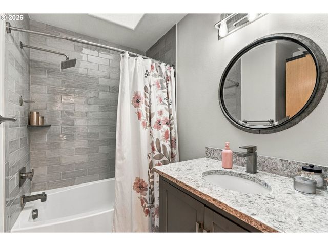 32898 Sw Keys Landing Way, Scappoose, OR 97056