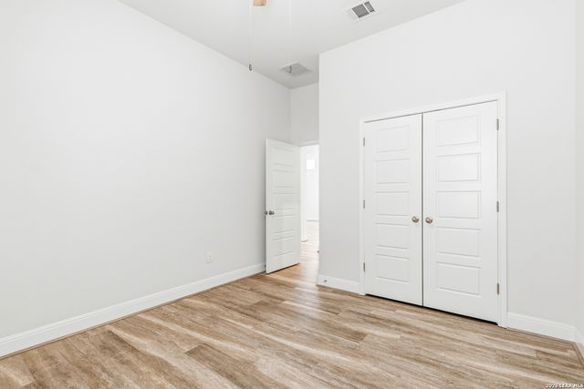 12422 CHENA LK, San Antonio, TX 78249