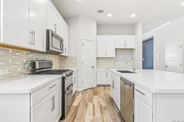 12422 CHENA LK, San Antonio, TX 78249