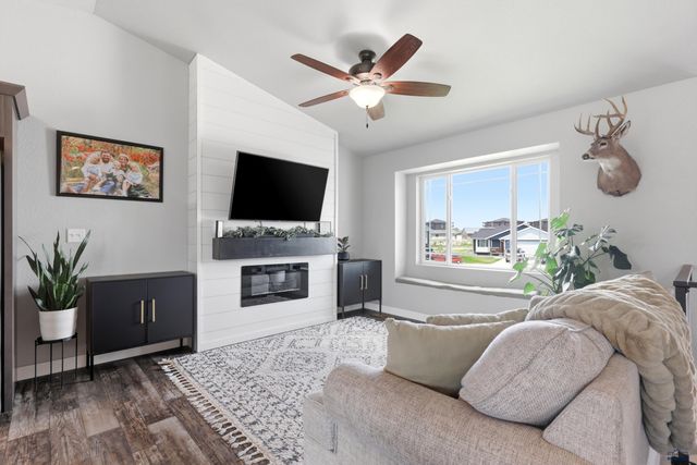657 RACHEL LN, Box Elder, SD 57719