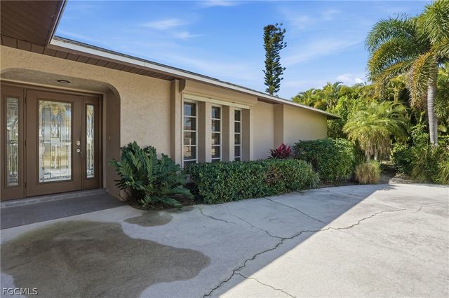 1230 SW 53rd TER, Cape Coral, FL 33914