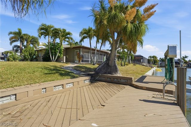 1230 SW 53rd TER, Cape Coral, FL 33914